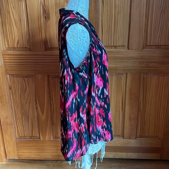 Vince Camuto Geometric Tank Top Blouse in Red - Picture 3 of 4